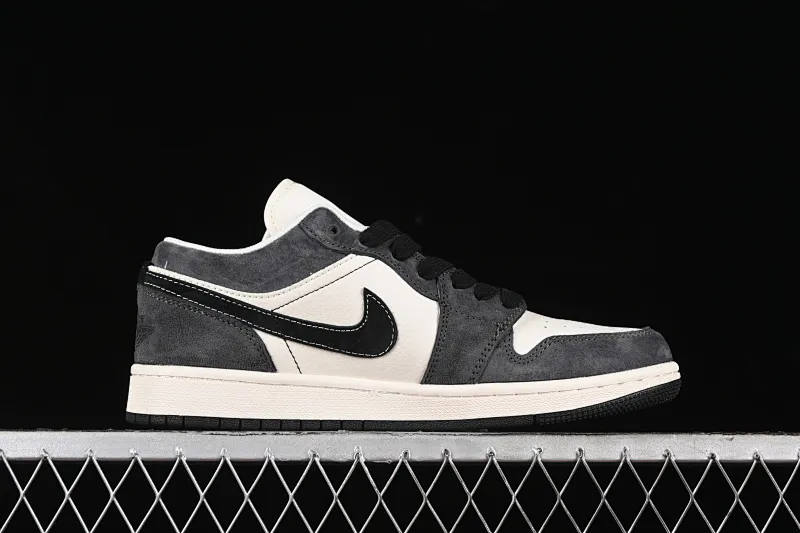 All categories Air Jordan Jordan series basketball shoes Air Jordan 1 Low High-end customized low-top sneakers Air Jordan 1 Low AJ1 Joe 1 Violent Bear joint-Black Velvet Pig Eight High-end customized low-top retro basketball shoes SJ9950-016